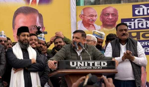 वंदे मातरम् के शोर में असल मुद्दे छिपा रही भाजपा: प्रदूषण, बेरोजगारी और गिरते रुपये पर संजय सिंह का तीखा वार