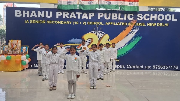 भानु प्रताप पब्लिक स्कूल में देशभक्ति का सैलाब, डॉ. अंबेडकर को नमन कर छात्रों ने लिया राष्ट्र निर्माण का संकल्प