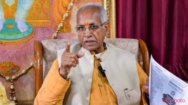 चढ़ावा विवाद के 2 महीने बाद अयोध्या लौटे चंपत राय, कैमरे देख भड़के, बोले- मरते दम तक यहीं रहूंगा