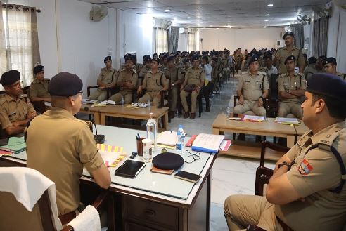 SSP ने लापरवाही बरतने वालों पुलिसकर्मियों के कसे पेंच, उत्कृष्ट कार्य करने वाले 21सम्मानित