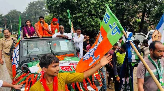 RJD समर्थकों पर सांसद मनोज तिवारी पर हमले के प्रयास काआरोप; 6 अरेस्ट