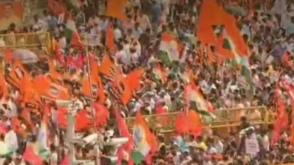  'वोट चोरी' के खिलाफ मुंबई में महा विकास अघाड़ी और मनसे का 'सत्याचा मोर्चा'